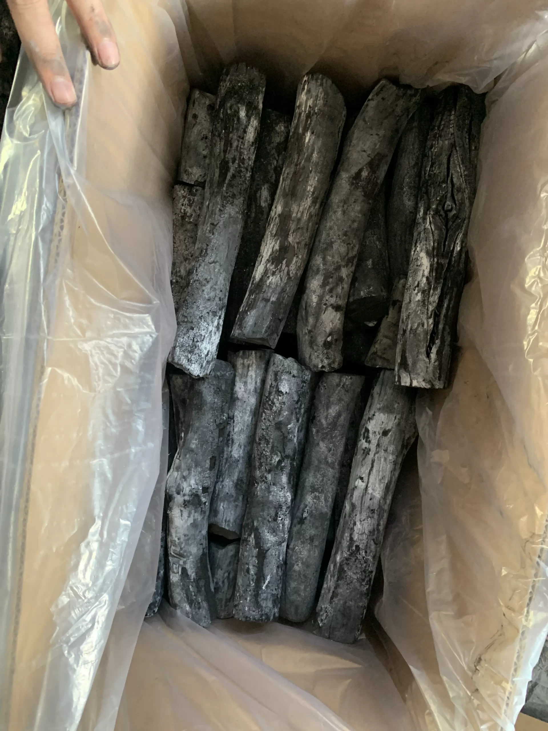 ラオス備長炭 drying process
