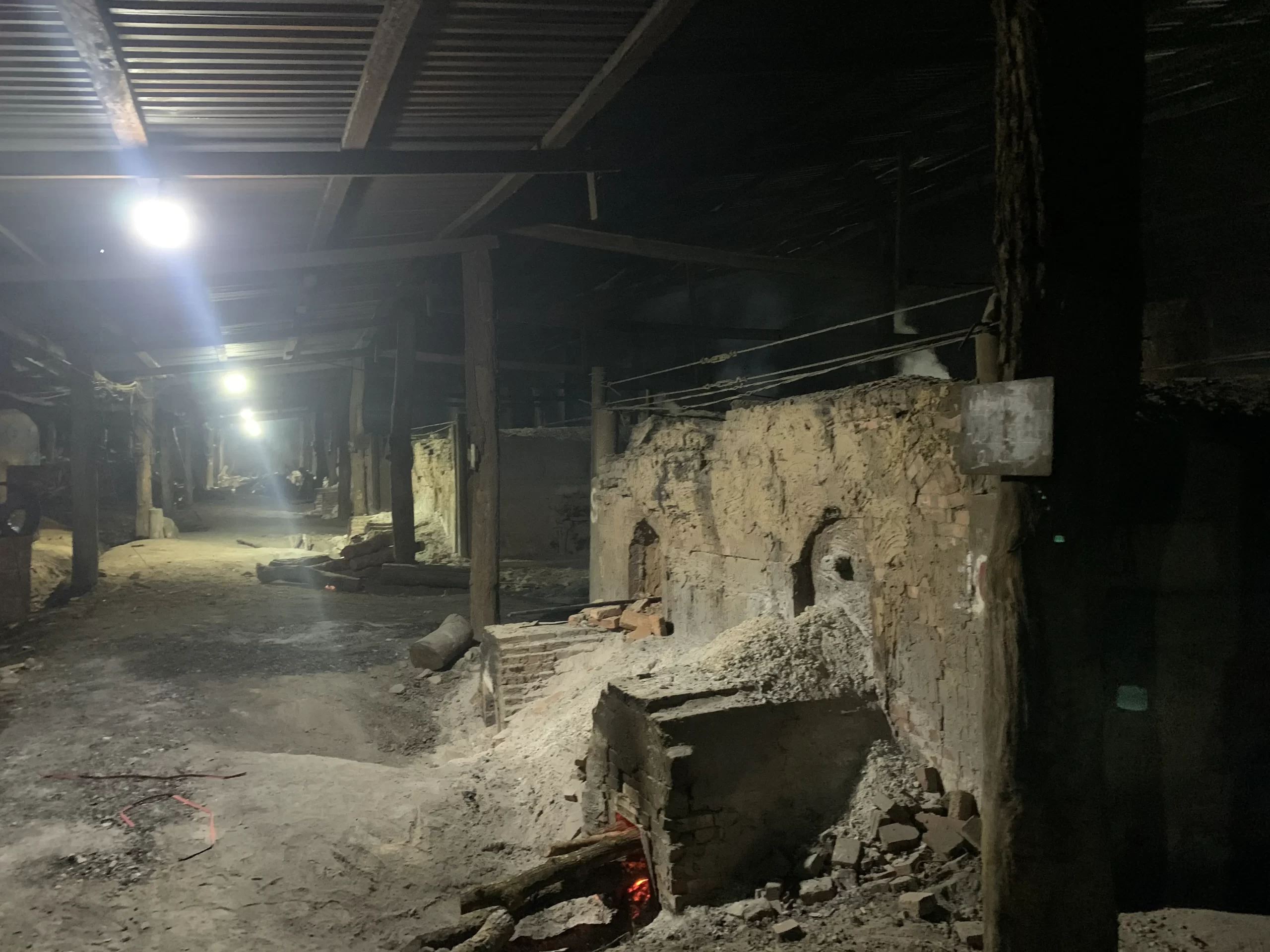 ラオス備長炭 kiln burning process