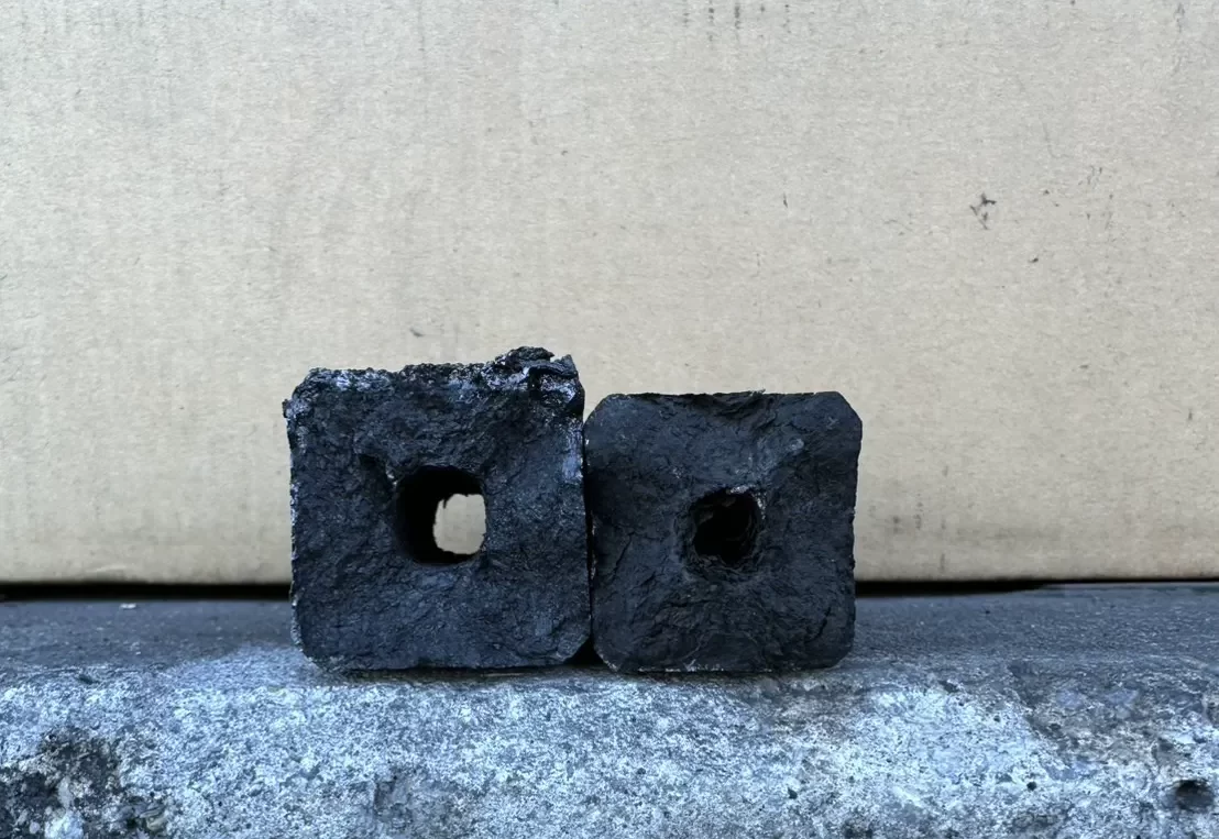 4-edge Sawdust Charcoal Grade A1 and A2