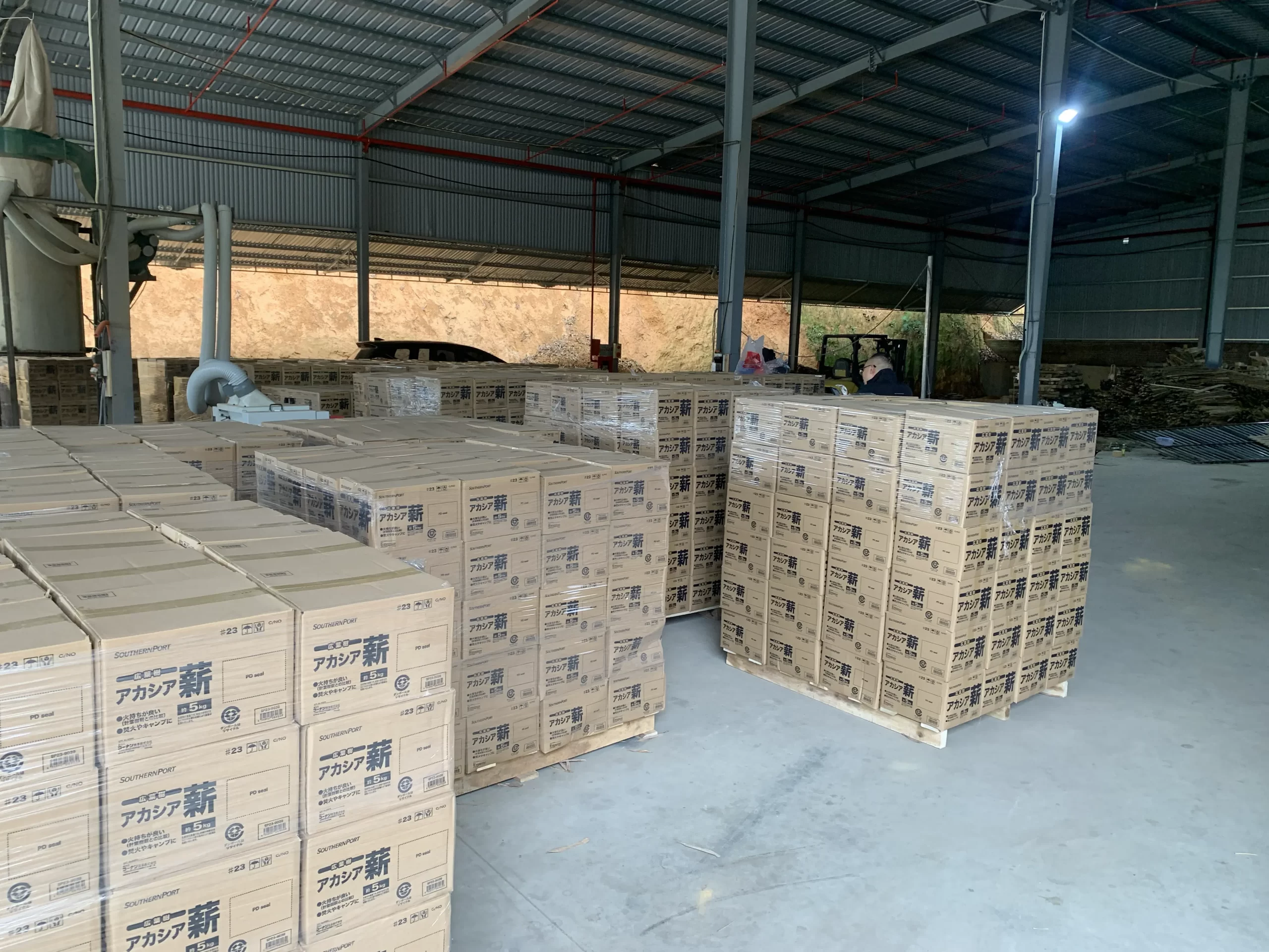 Vietnam Firewood Fireplace and Outdoor Export - ベトナム産薪